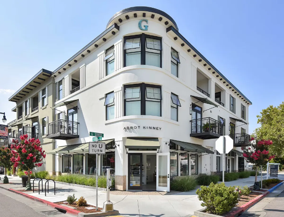 Building Photo - 107 G St #208