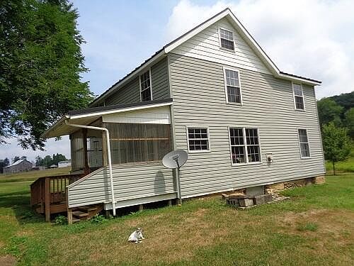 2nd image of 252 Canoe Ridge Rd