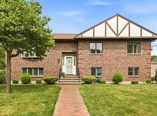 27 Feeney Rd, Norwood, MA 02062