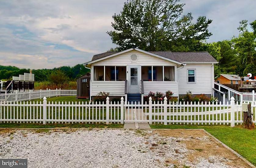 1st image of 5233 Breezy Point Rd