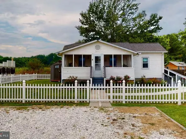5233 Breezy Point Rd, Chesapeake Beach, MD 20732