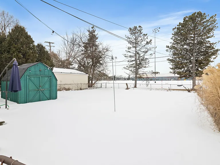W Windemere Ave — Photo 4