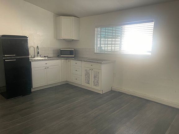 4th image of 3714 Croton Ave