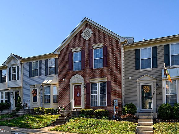 2nd image of 1945 Laurel Oak Dr