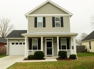 106 Thompson St, Jacksonville, NC 28540