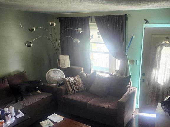3rd image of 7920 Kavanagh Rd