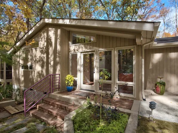 414 Whitehead Cir, Chapel Hill, NC 27514