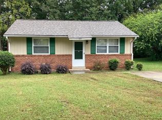 2521 Ponderosa Dr, Greensboro, NC 27406