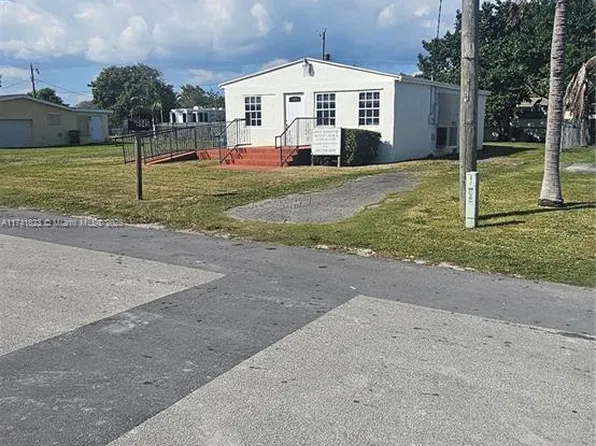 9845 SW 213th St, Cutler Bay, FL 33189