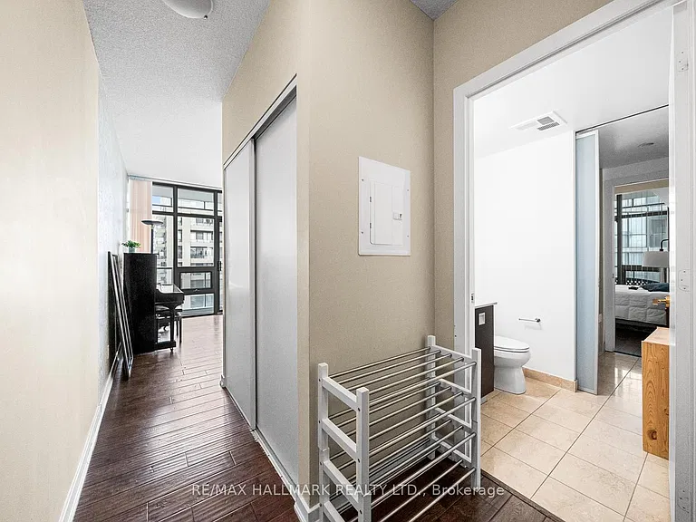 33 Charles St E #2908 — Photo 21