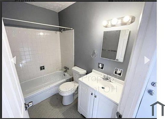 3rd image of 1921 Maple Ave APT 8