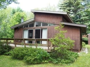 905 E Washington Rd, Hinsdale, MA 01235