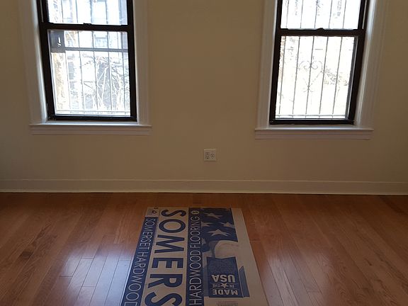4th image of 3060 33rd St APT 2