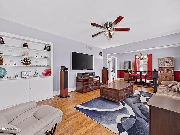 2nd image of 518 Thomas Avenue