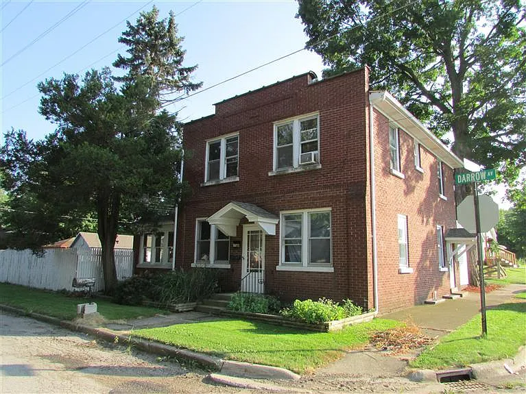 401 Darrow Ave photo 1