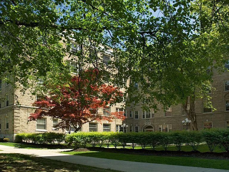 Elliott Apartments — Photo 31