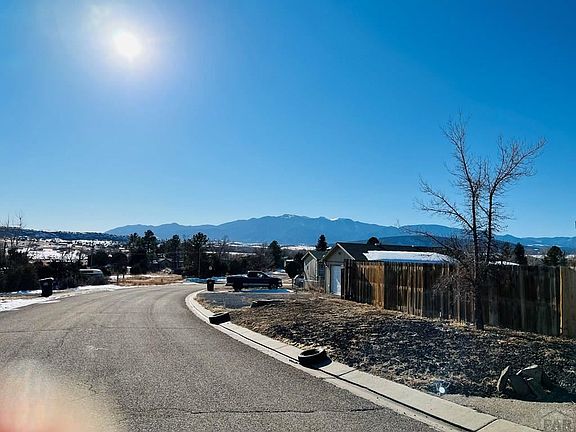 4th image of 2975 Blue Spruce Dr