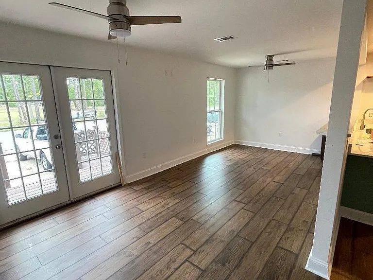 592 Royal Oak Dr #10 — Photo 4