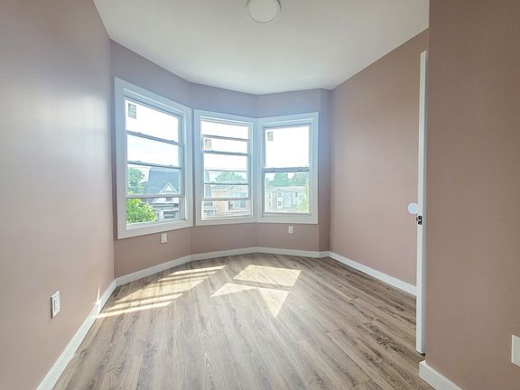 3rd image of 331 Sussex Ave #2L