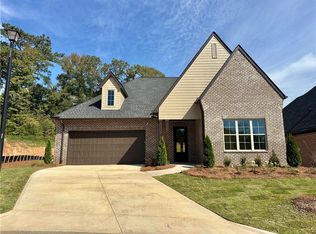 584 Glenview Ct, Auburn, AL 36830