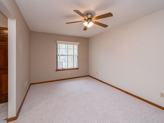 1055 Wilderland Dr-4