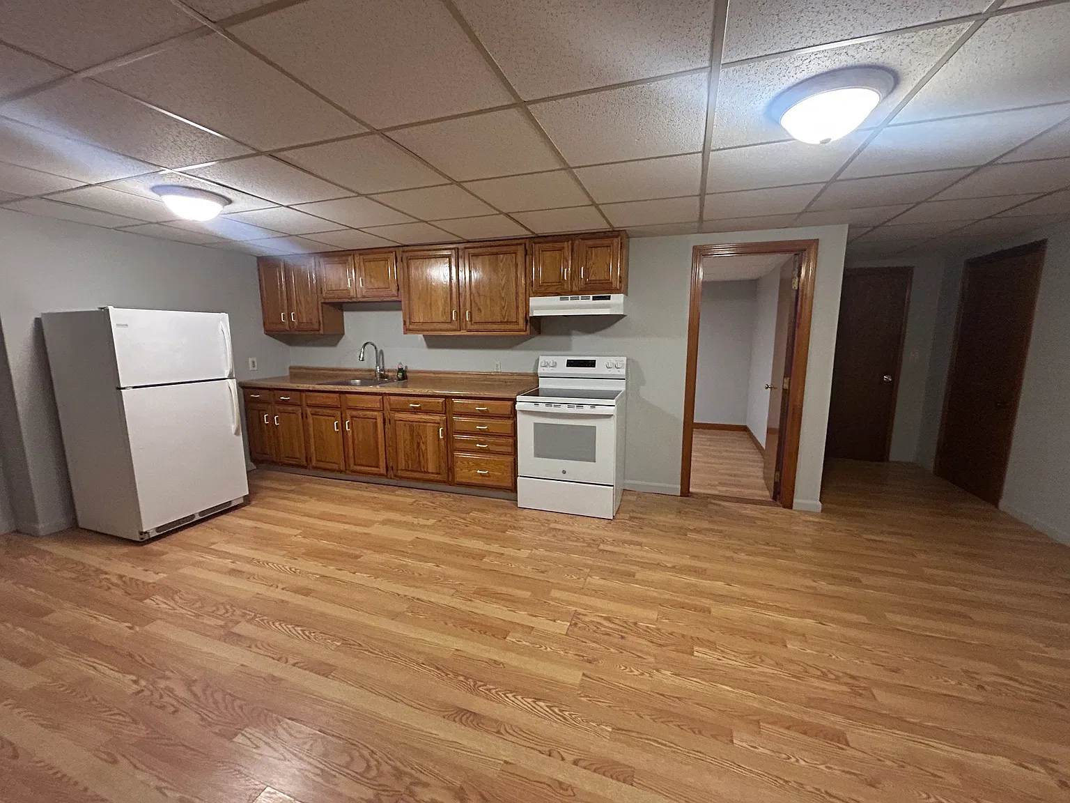 1 bed, 950 sqft, $1,350 — Photo 3