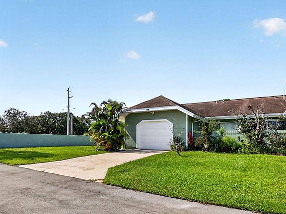 3rd image of 1713 SE Ryecroft Court