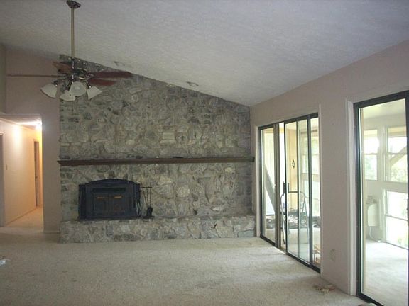 4th image of 239 Lake Hall Ln