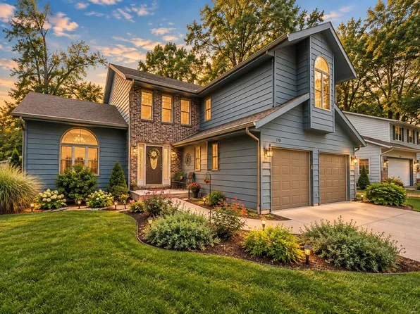 1701 Boca Lago Dr, Valparaiso, IN 46383