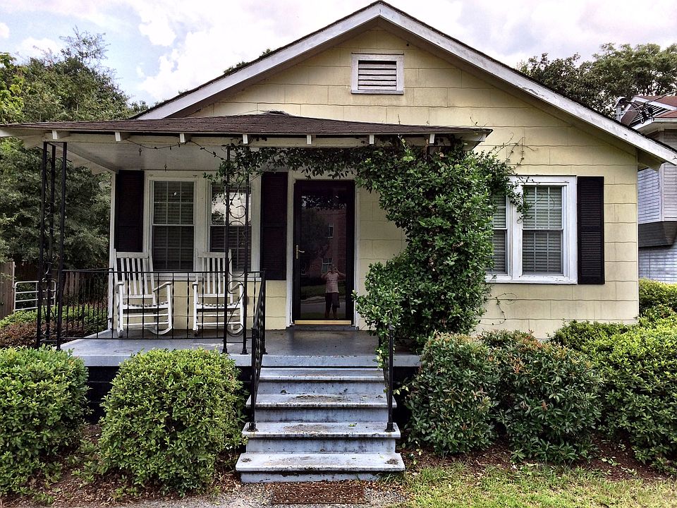 Quaint front porch
