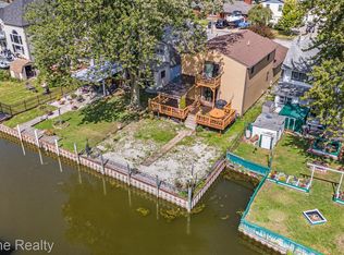 37881 Sunnybrook St, Harrison Township, MI 48045