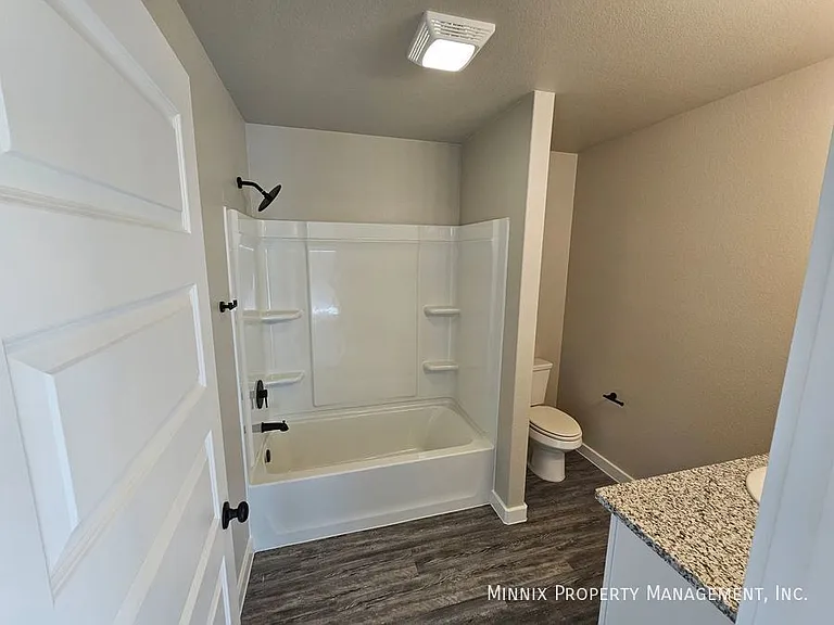 2622 Tiffin Ave — Photo 16