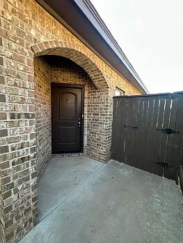 3 bed, 2.0 bath, 1352 sqft, $1,695 — Photo 3