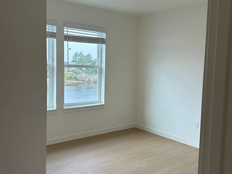 River Run Apartments — Photo 32