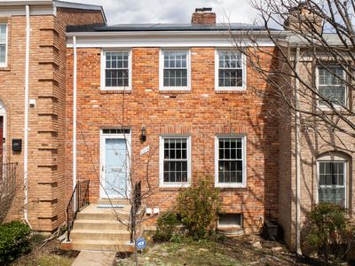 9214 Graceland Pl, Fairfax, VA, 22031