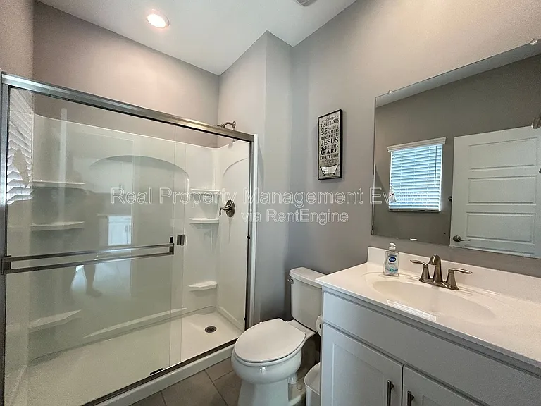 2244 W Laurie Ln — Photo 6