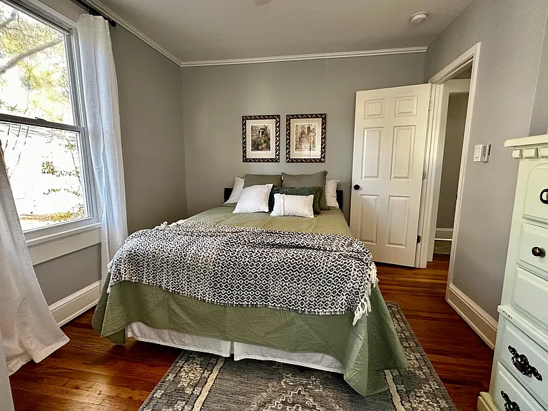 Guest bedroom with new queen mattress