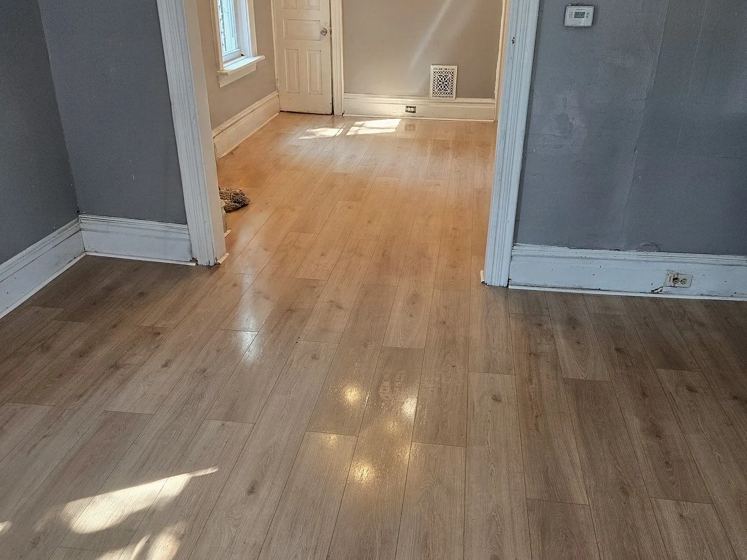 3 bed, 1.5 bath, 1381 sqft, $1,300 — Photo 2