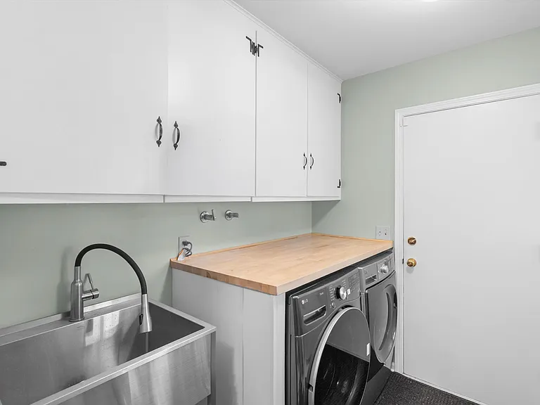 941 Newport Rd — Photo 13