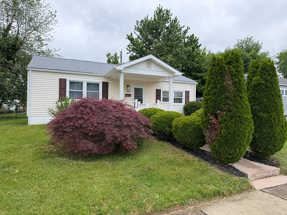 10 Burton Ave