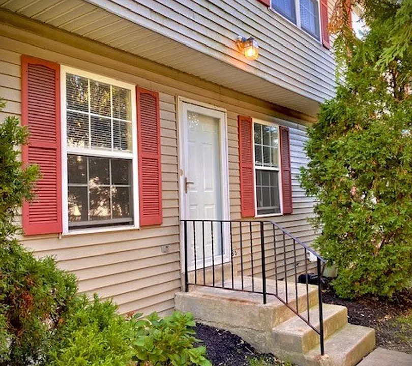 544 Chester Pike #550