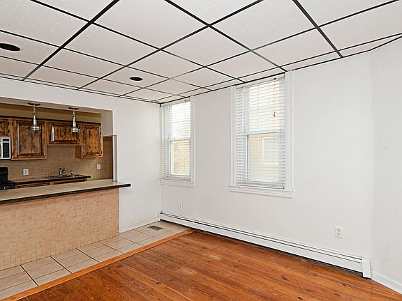 4th image of 470 Emmett St Floor 1