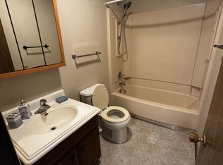 2706 Woodlawn Rd APT 3, Sterling, IL 61081