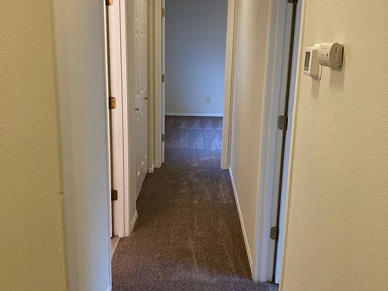 Two Bedroom Duplex in South Salem, Landscaping Included! — Photo 7