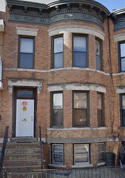 1st image of 728 52nd St