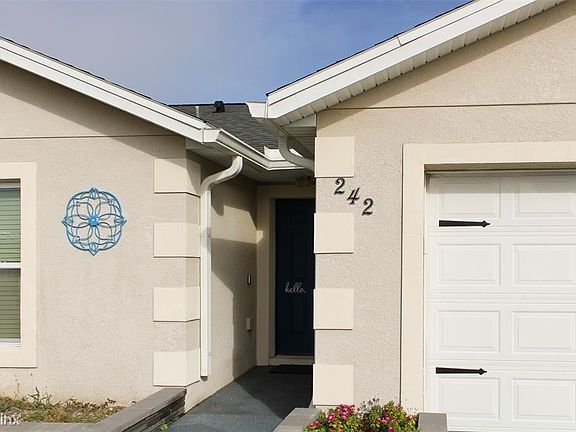 5th image of 242R Abbotsbury Dr