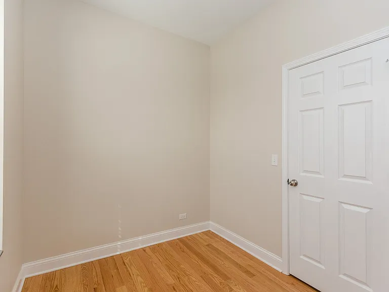 915 S Aberdeen St — Photo 17