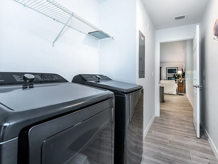 215 Lewis Cir #111 — Photo 37
