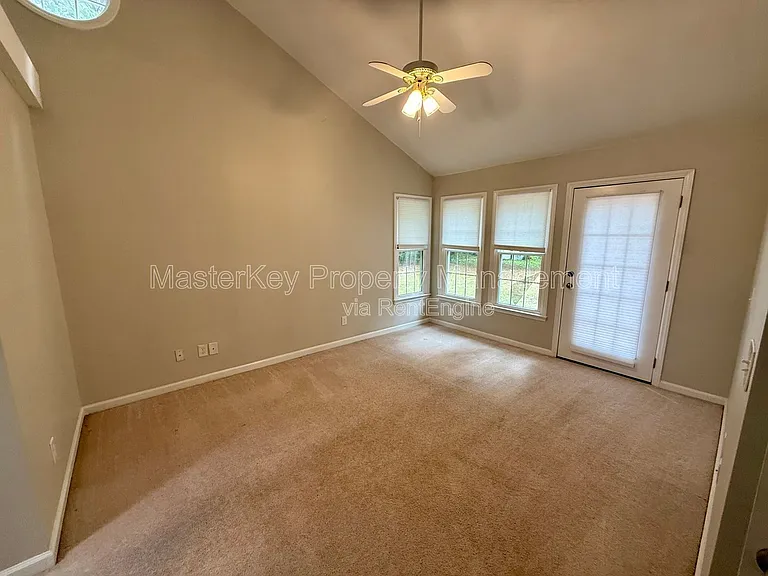 103 Miramar Ct — Photo 6