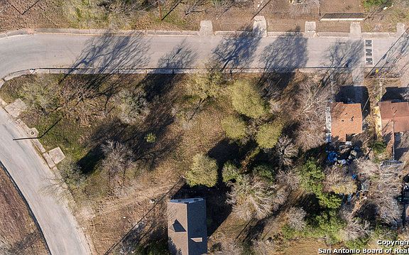 4th image of 1004 Hampton St